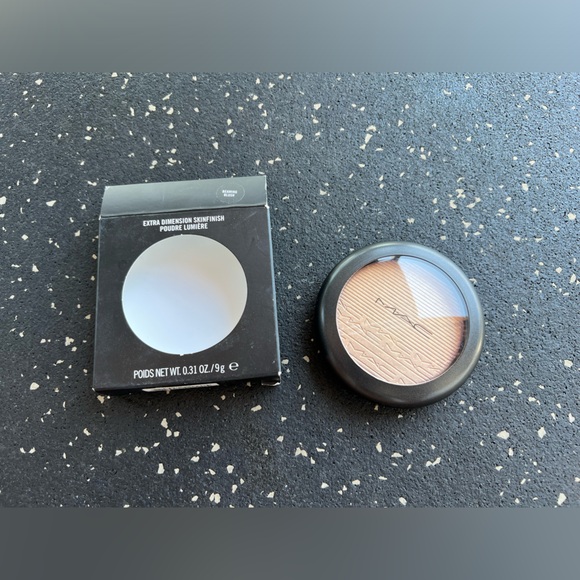 MAC | EXTRA DIMENSION SKINFINISH HIGHLIGHTER - Picture 3 of 9